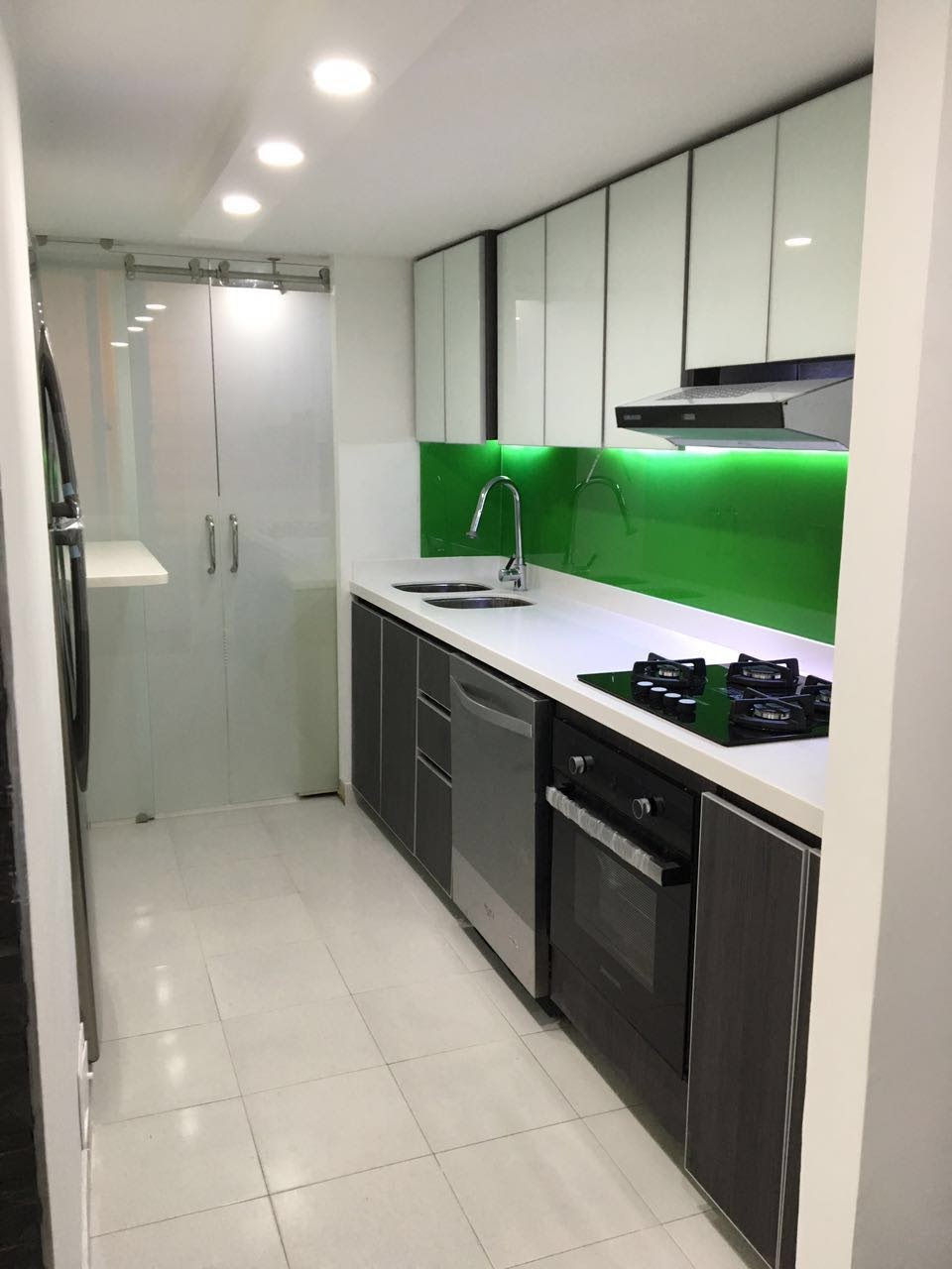cicina verde vidrio blanco